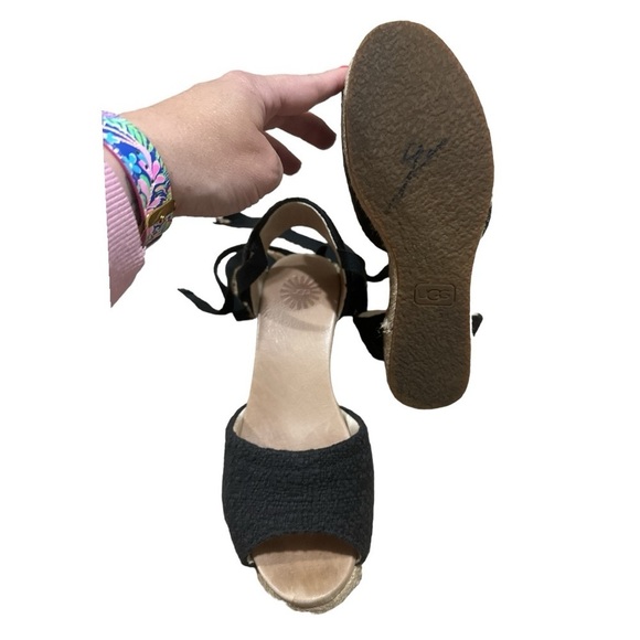 NWOB - UGG Delmar Espadrille Wedges - size 7 - black - Picture 4 of 5